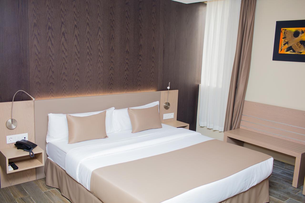 Fly Hotel Libreville Kültér fotó