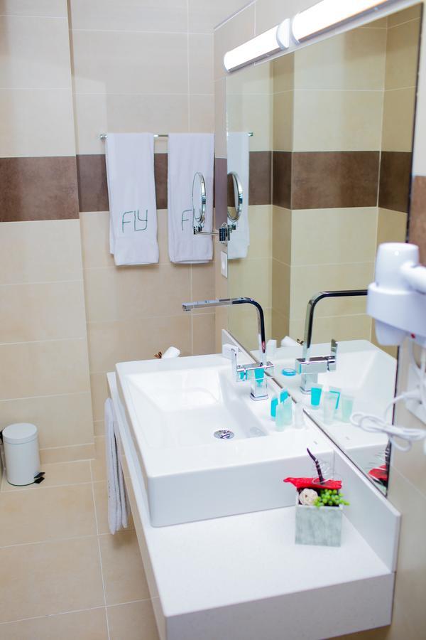 Fly Hotel Libreville Kültér fotó