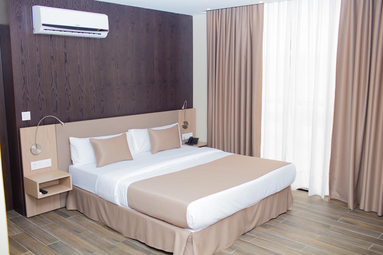 Fly Hotel Libreville Kültér fotó